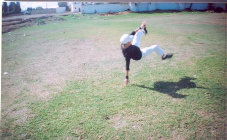 hahhaha hada mandare 7ema9e fe prike makaien chi 7eta 3ande zan9a flow